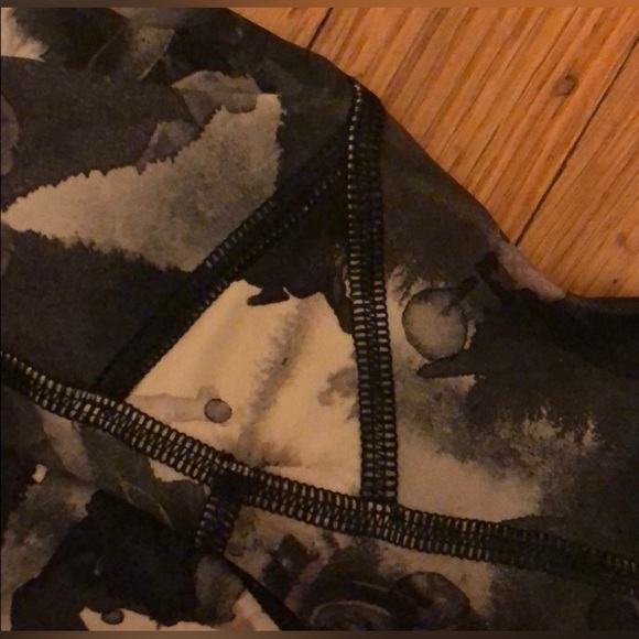 Lululemon Wunder Under Crop (Hi-Rise)
Obscurred Black Dusty Mauve - Picture 8 of 8